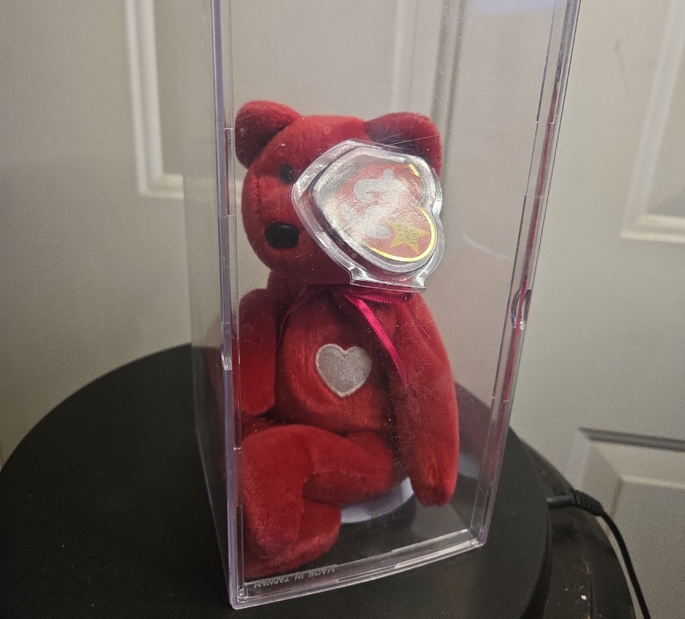 Rare Valentina Red Bear Plush TY Toy Beanie Baby In Plasti  Case